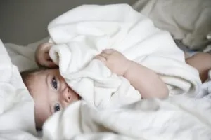 Cordon autour du cou du bébé